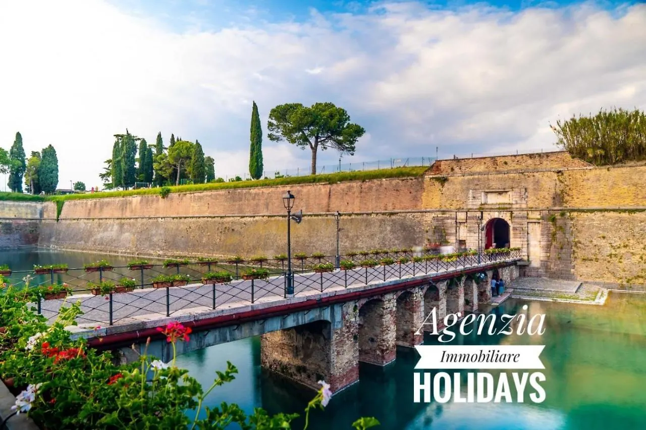 Lugana Family Apartment Peschiera del Garda 0*,  Italia